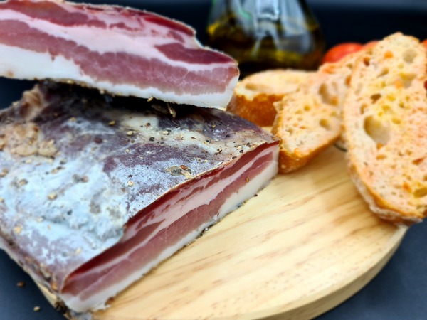 Panxeta curada amb pebre